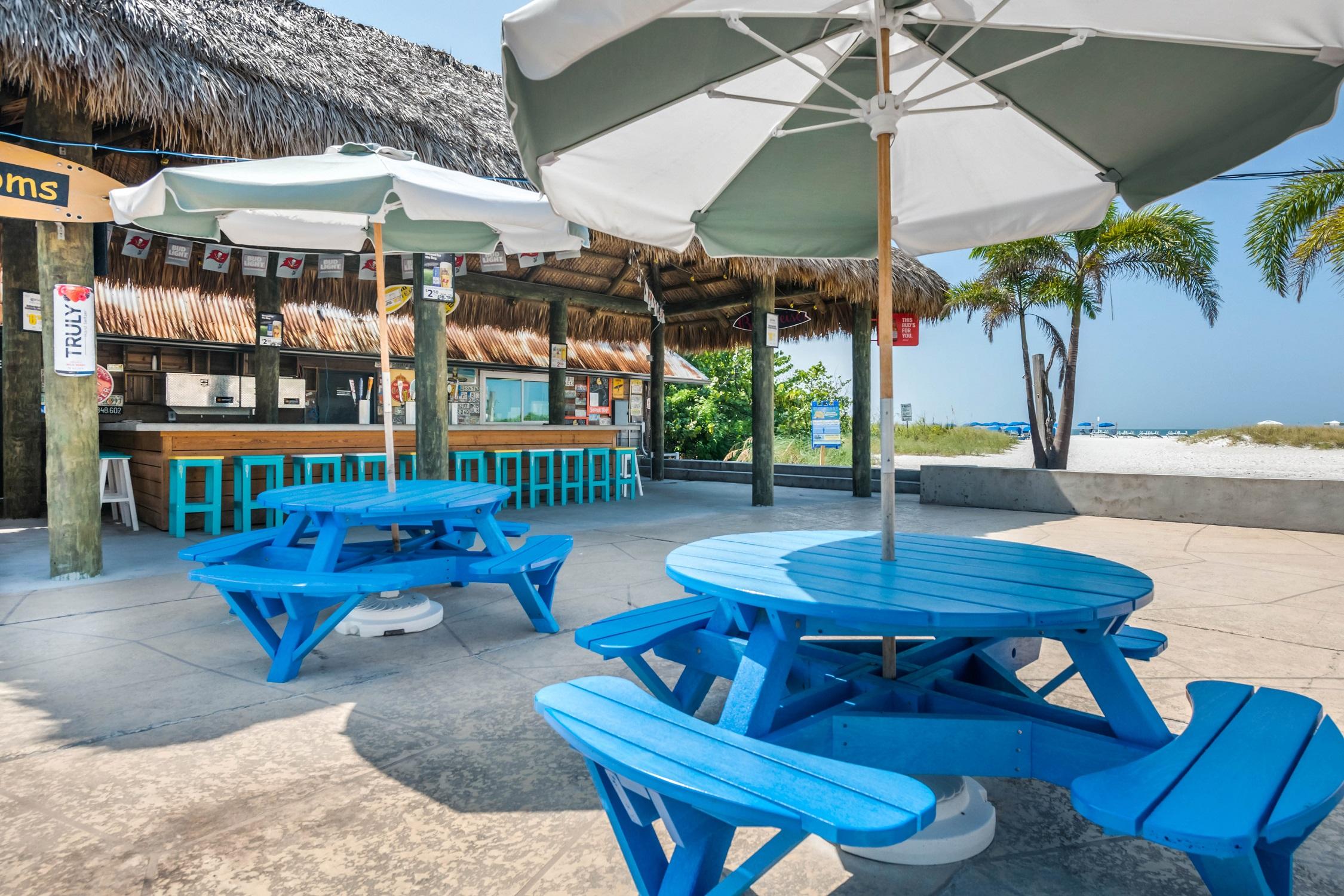 Postcard Inn On The Beach St. Pete Beach Exterior photo